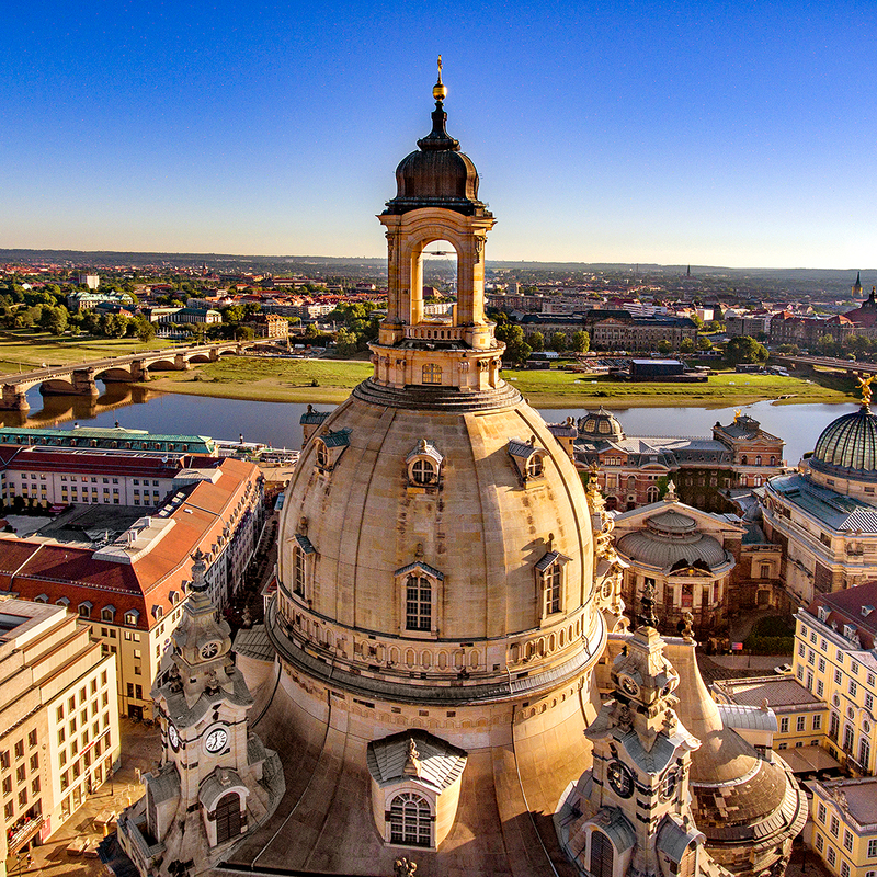 1000036-frauenkirche-aus-der-luft-4-3.jpg