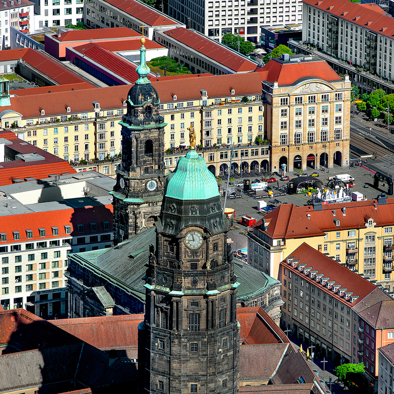 1000072-rathausturm-und-kreuzkirche-vor-dem-altmarkt-3-2.jpg