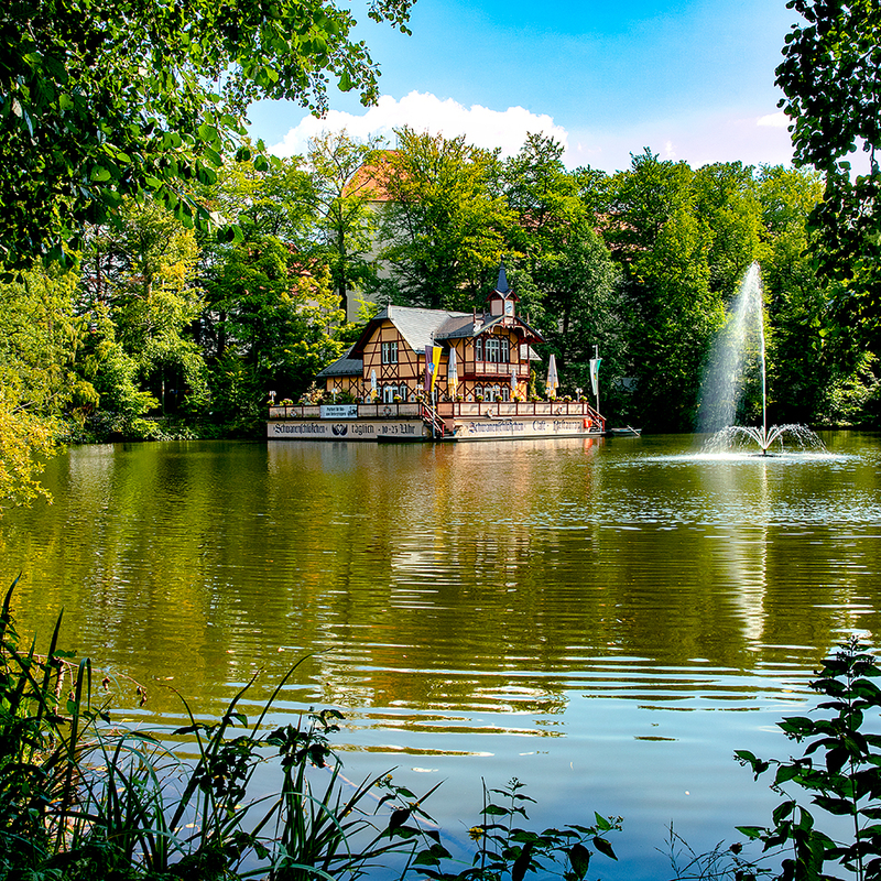 1000079-schwanenschloesschen-auf-kreuzteich-3-2.jpg