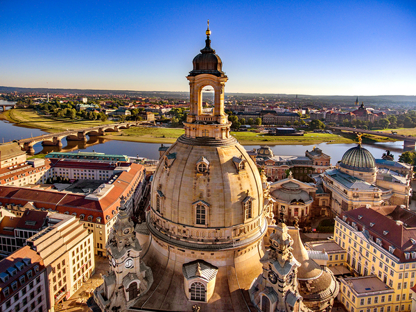 1000036-frauenkirche-aus-der-luft-4-3.jpg