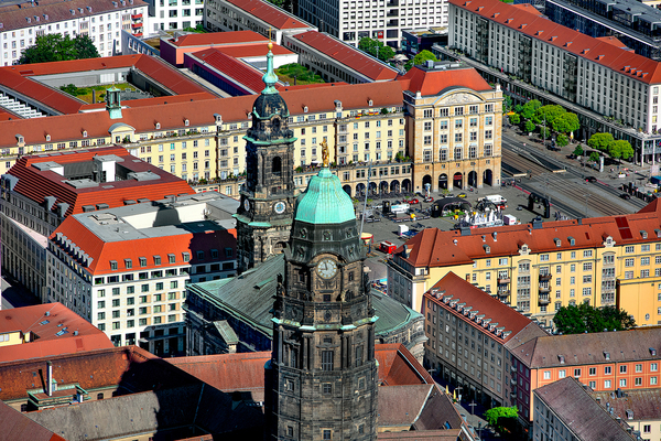 1000072-rathausturm-und-kreuzkirche-vor-dem-altmarkt-3-2.jpg