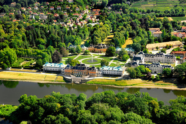 1000077-schloss-pillnitz-von-oben-3-2.jpg