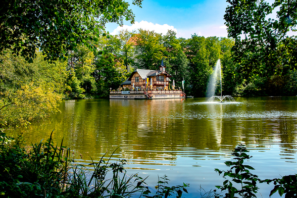 1000079-schwanenschloesschen-auf-kreuzteich-3-2.jpg